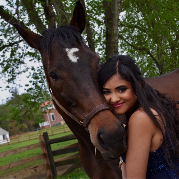 Meet your Posher, Pari - Picture 1 of 1